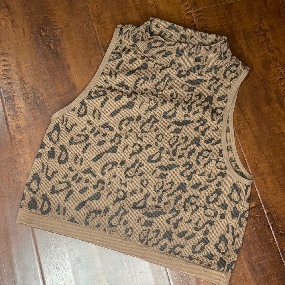 Leopard Crop Top